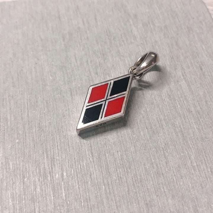 Used Justin Davis pendant top