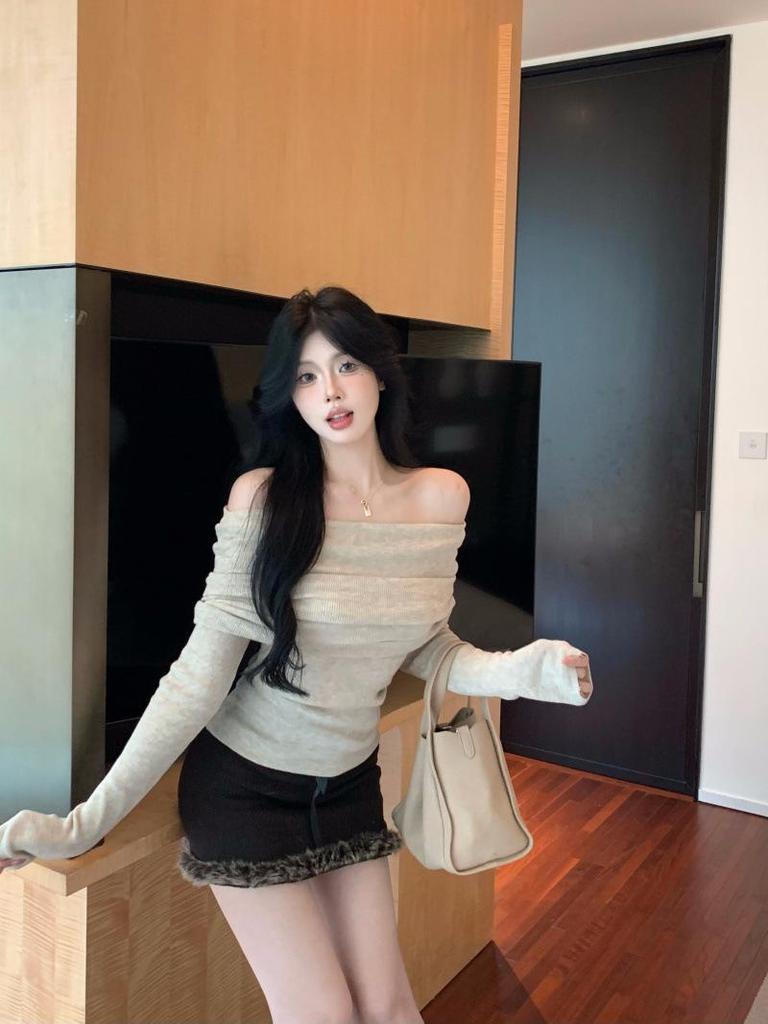 Pulover Tricotat cu Umerii Goi: Croială Slim Fit, Mâneci Lungi, Stil Delicat