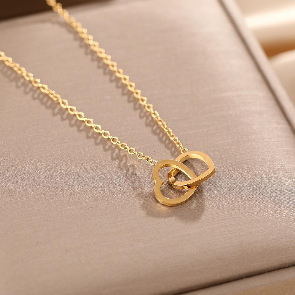 

Heart-Shaped Minimalist Titanium Steel Necklace For Women Delicate Inlay Process Pendant