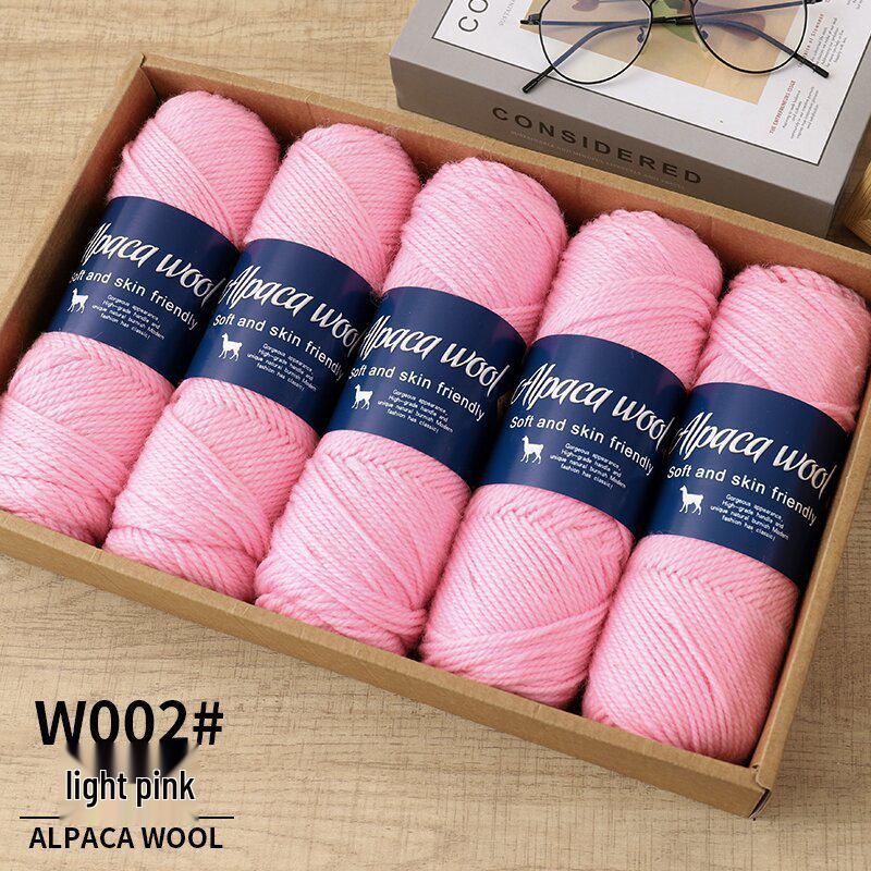 Soft Alpaca Yarn: Comfortable, ideal for hand-knitting scarves and other medium-thick projects.