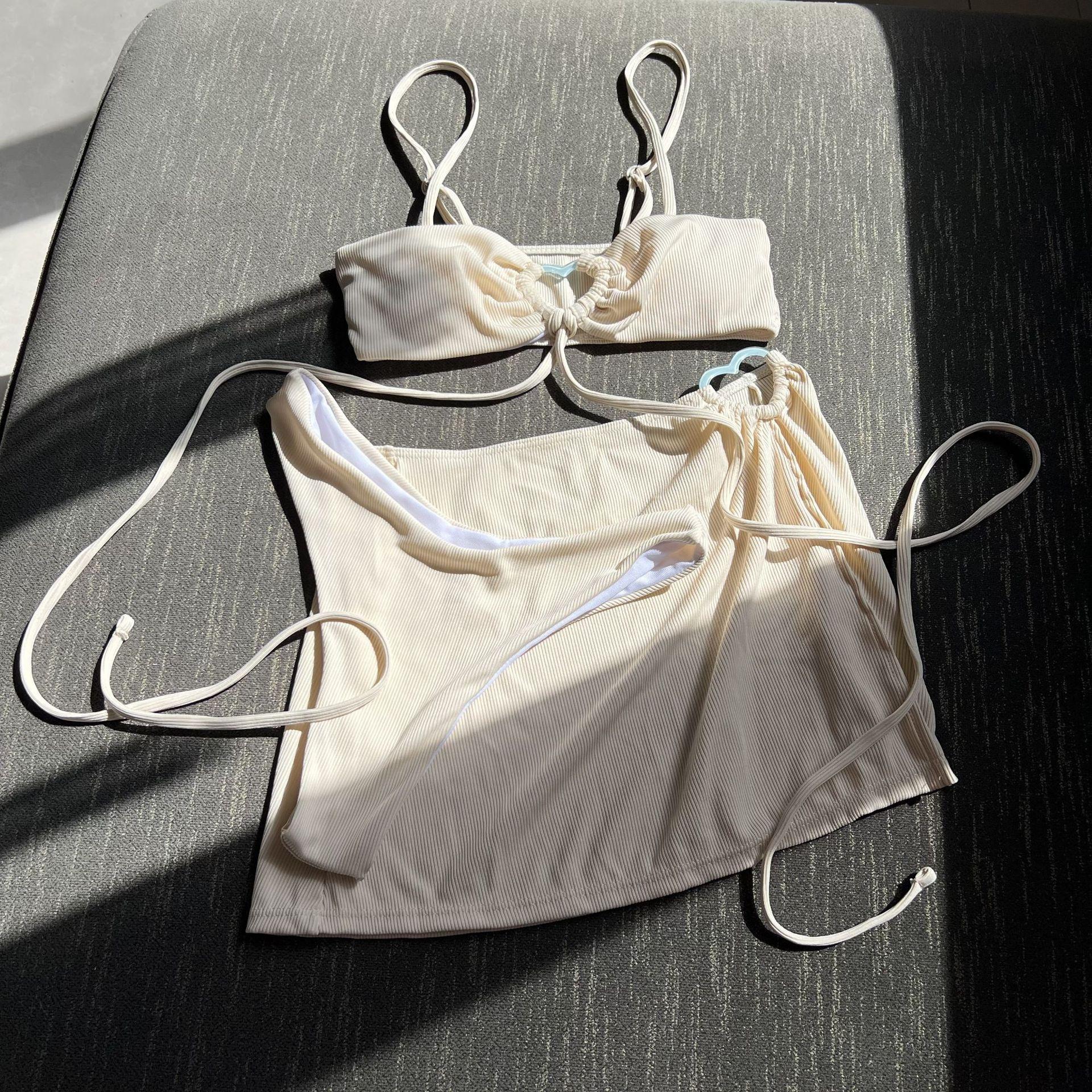 

2026 Pit Strip Solid Color Three-piece Swimsuit Sexy Bikini L вершковий
