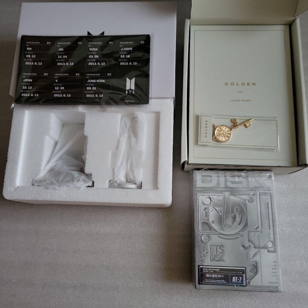 

[USED] BTS MERCH BOX 18 and 19 Merch Box Jungkook No Trading Card