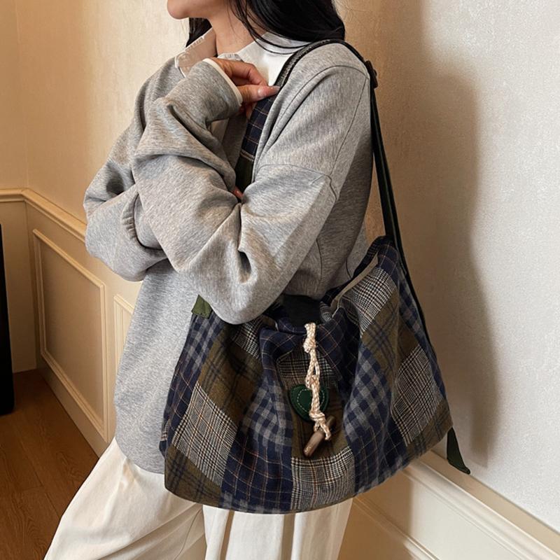 Large Capacity Messenger Bag Casual and Lightweight Plaid Design with Adjustable Shoulder Straps Fashionable Shoulder Bag KTB