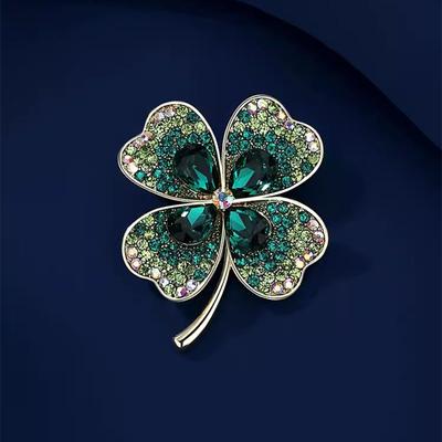 Vierblättriges Kleeblatt, hochwertige grüne Kleeblatt-Brosche für Damen, exquisite Anti-Licht-Anstecknadel, Temperament, Anzug- und Kleidungszubehör.