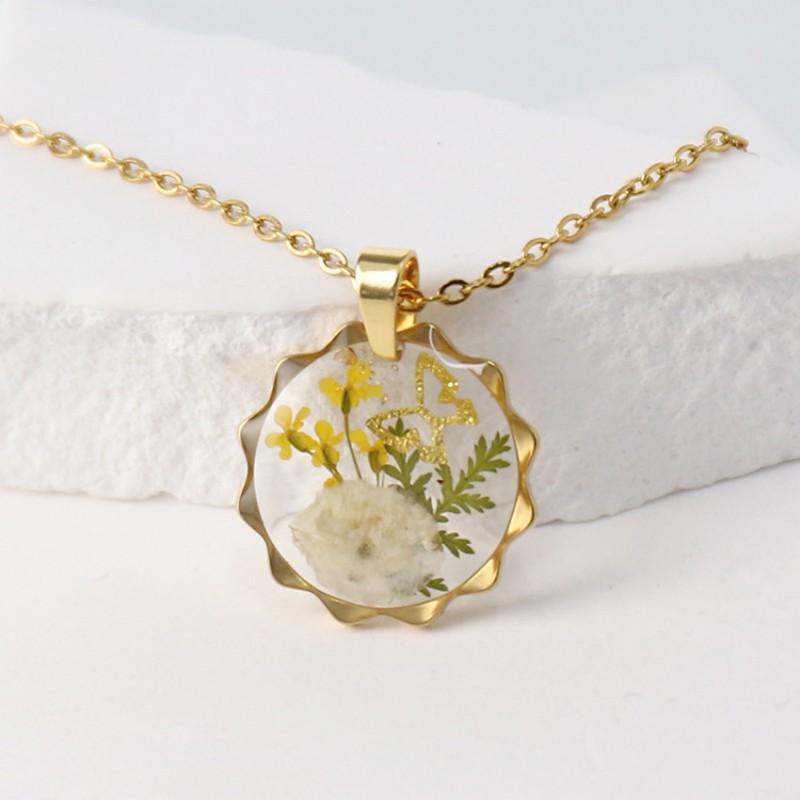 Unique Sun Design Pressed Flower Necklaces Elegant Epoxy Resin Dried Flower Chains Necklace Natural Floral Series Necklace 2025