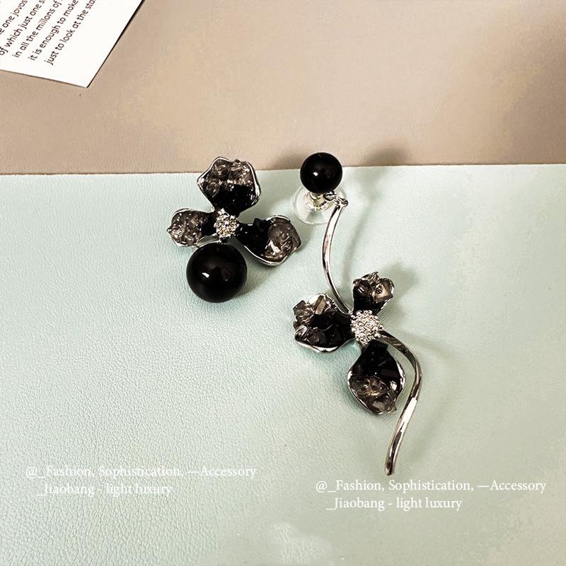 Elegant Black Diamond Silver Needle Earrings: High-End, Fashionable, Versatile Luxury
