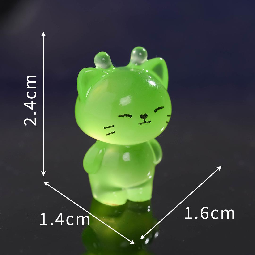 

4pcs/Set Mini Green Alien Cat Figure Toy Kawaii Cat Figurine Desktop Model Ornaments Toy Home Decor Car Figurine Christmas Gifts