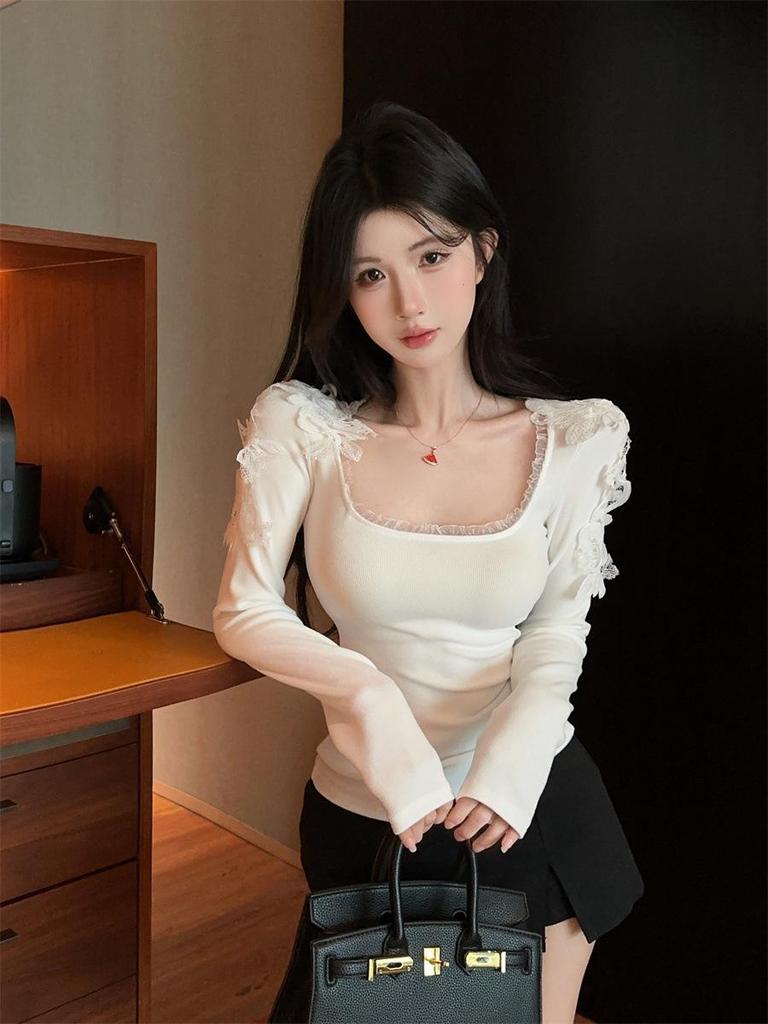 Autumn/Winter Sexy 3D Embroidered Lace U-Neck Slimming Base Layer T-Shirt