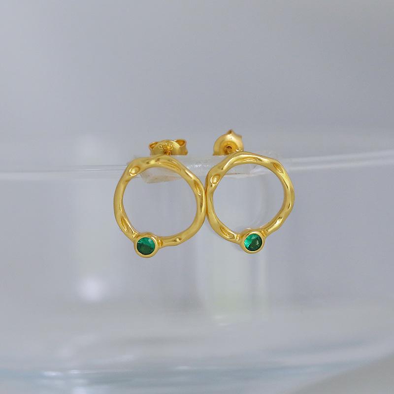 

Позолоченные серьги-пусеты из стерлингового серебра S925 с изумрудным цирконом: Ретро-мода для женщин 925 Silver