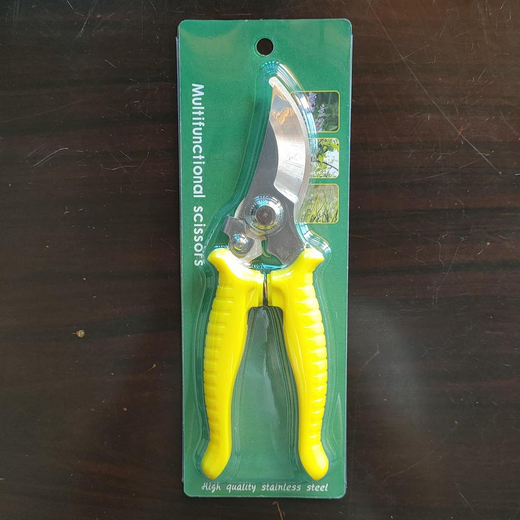 Heavy-Duty Garden Pruning Shears for Thick Tree Branches