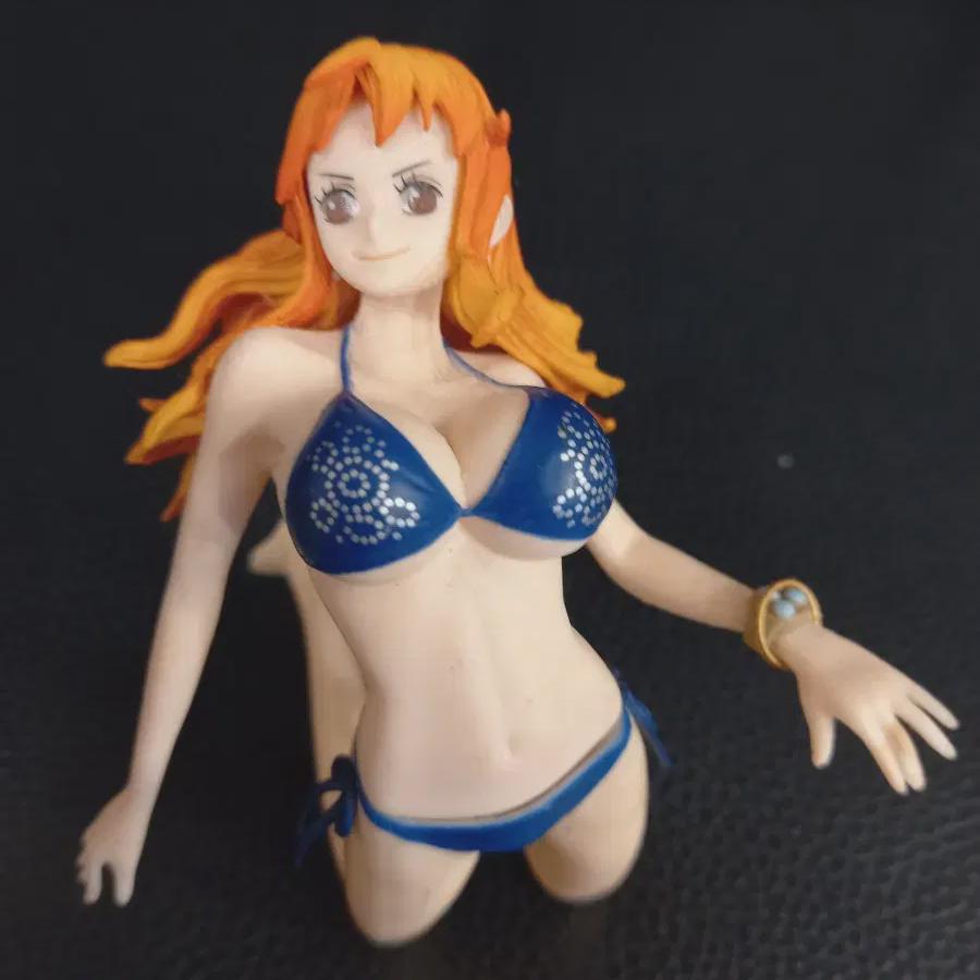 

One Piece Nami Figure