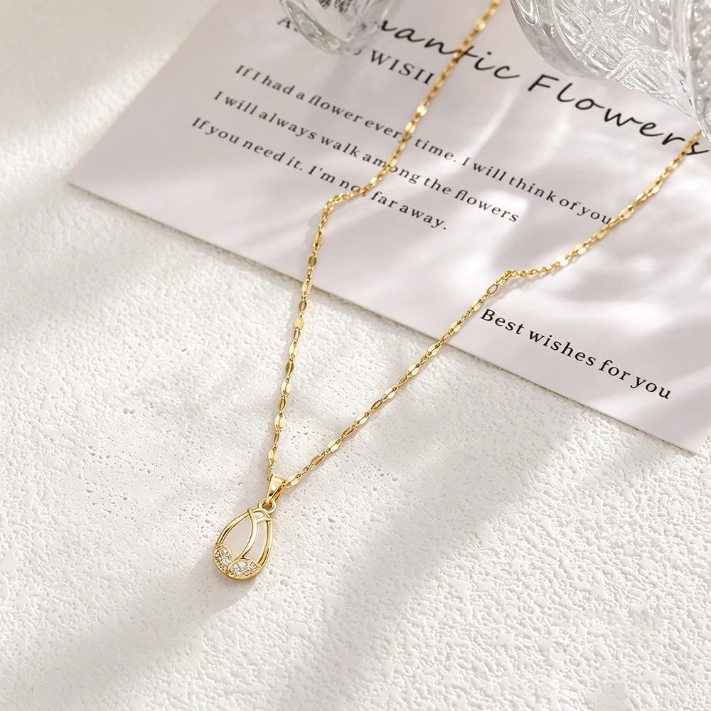Korean Tulip Clavicle Necklace: Elegant Rhinestone Copper Chain for Women, Perfect Gift.