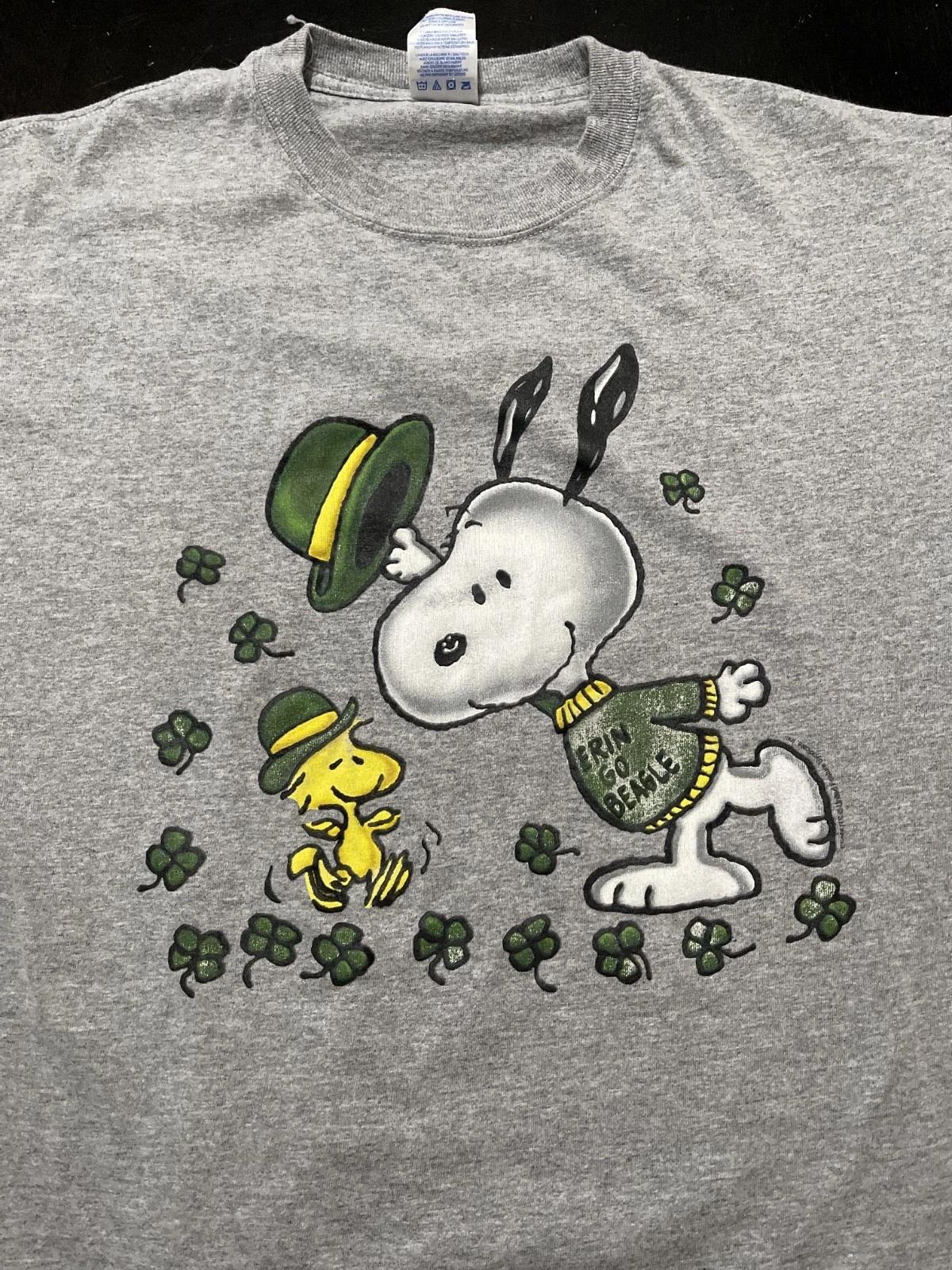 Vintage Peanuts Snoopy St Patricks Erin Go Beagle 100% Cotton T-shirt Mens Tees Top, Gray, Size: Medium M