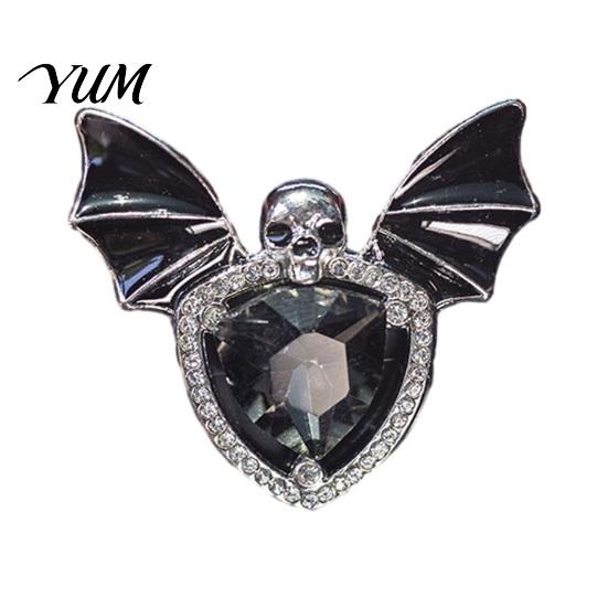 Automotive Interior Decoration Halloween Car Air Vent Clip, Metallic Skull Bat Freshener Clip Charm, Cool Auto Aroma Diffuser for Gothic Truck