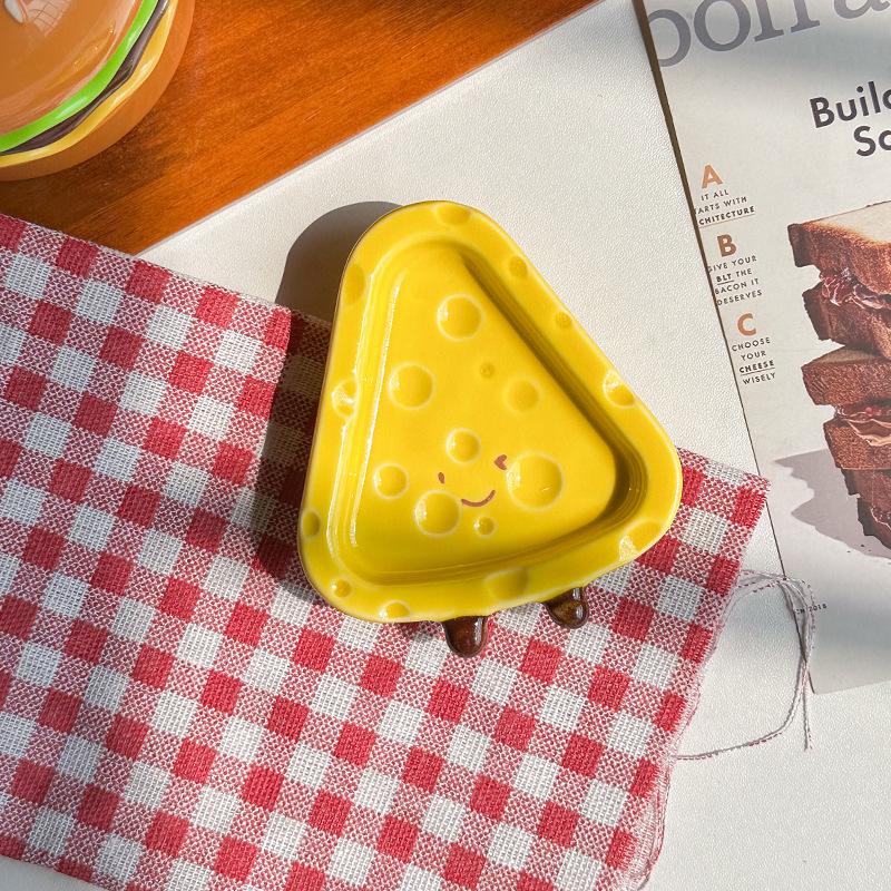 

Cute cheese ceramic 4 inch small plate cute soy sauce vinegar dish sauce dish underglaze color household seasoning dish high value no specification
