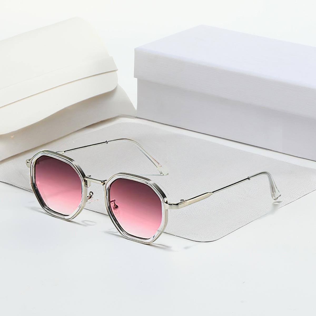 

4Pcs/Set New Sunglasses For Women Trendy Sun Glasses Goggle Brand Designer Square Glasses Shades Female Eyewear Sunglasses with box cloth bouch