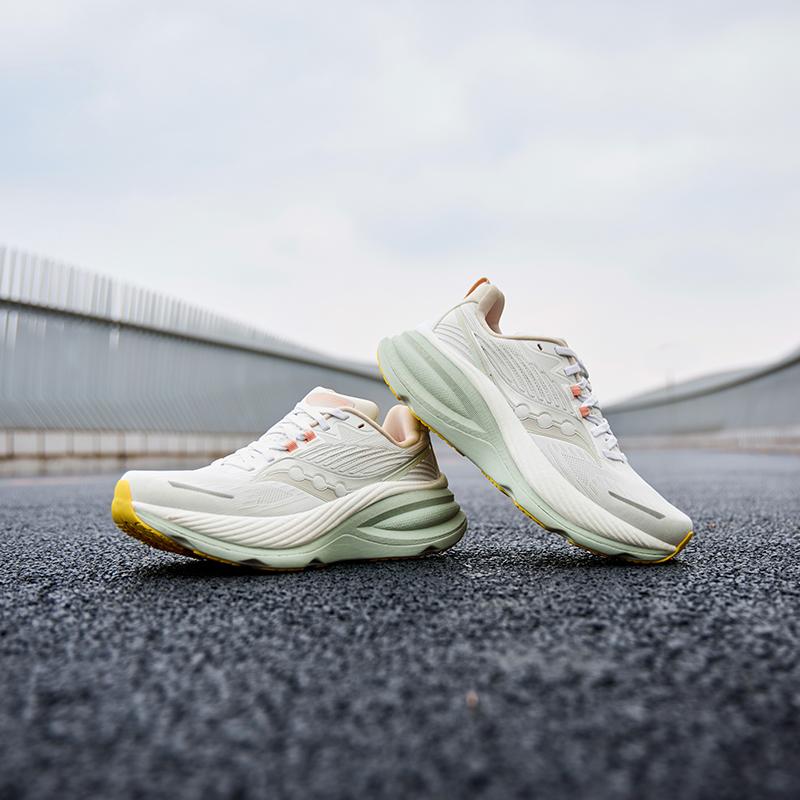 Saucony  Hurricane 24 White Foam Women Sneakers S10933-246