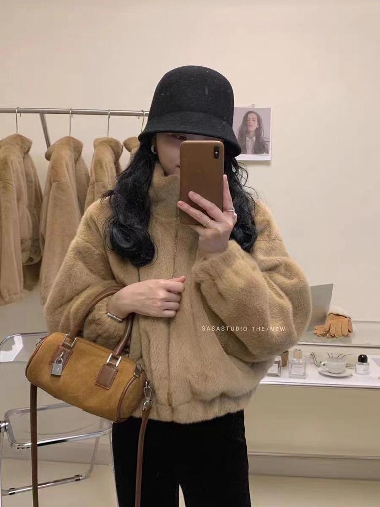 2025 Autumn/Winter Women's Lambswool Stand Collar Plush Coat - Short, Thickened, Loose Fit