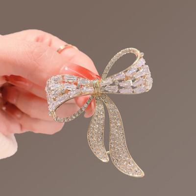 Bow Tie  Brooch Female Simple Personality Pin Anti-Light Corsage