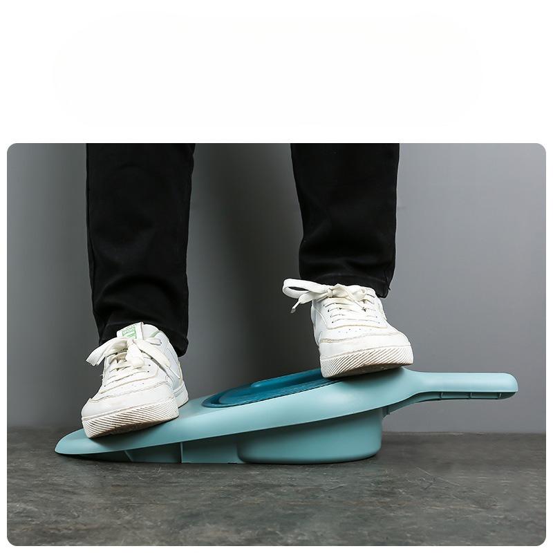 Bedridden elderly paralyzed patients horizontal bedpan with lid attached postpartum women sitting on the bedpan