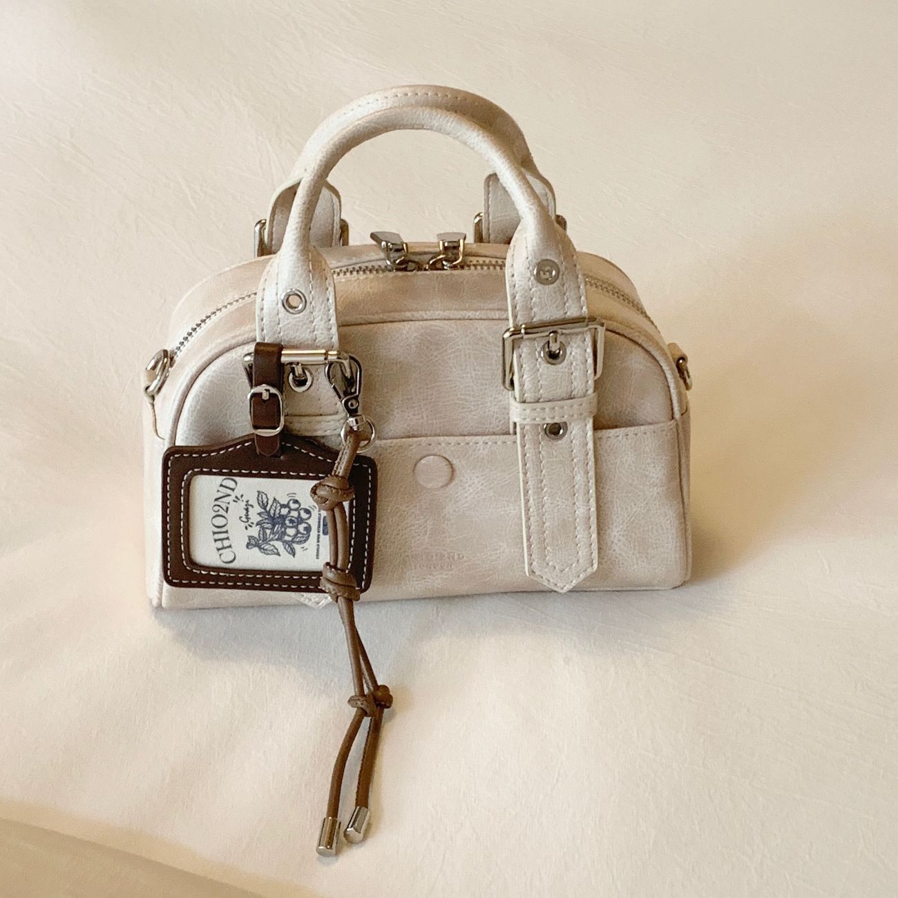 

Niche design, all-match texture messenger bag