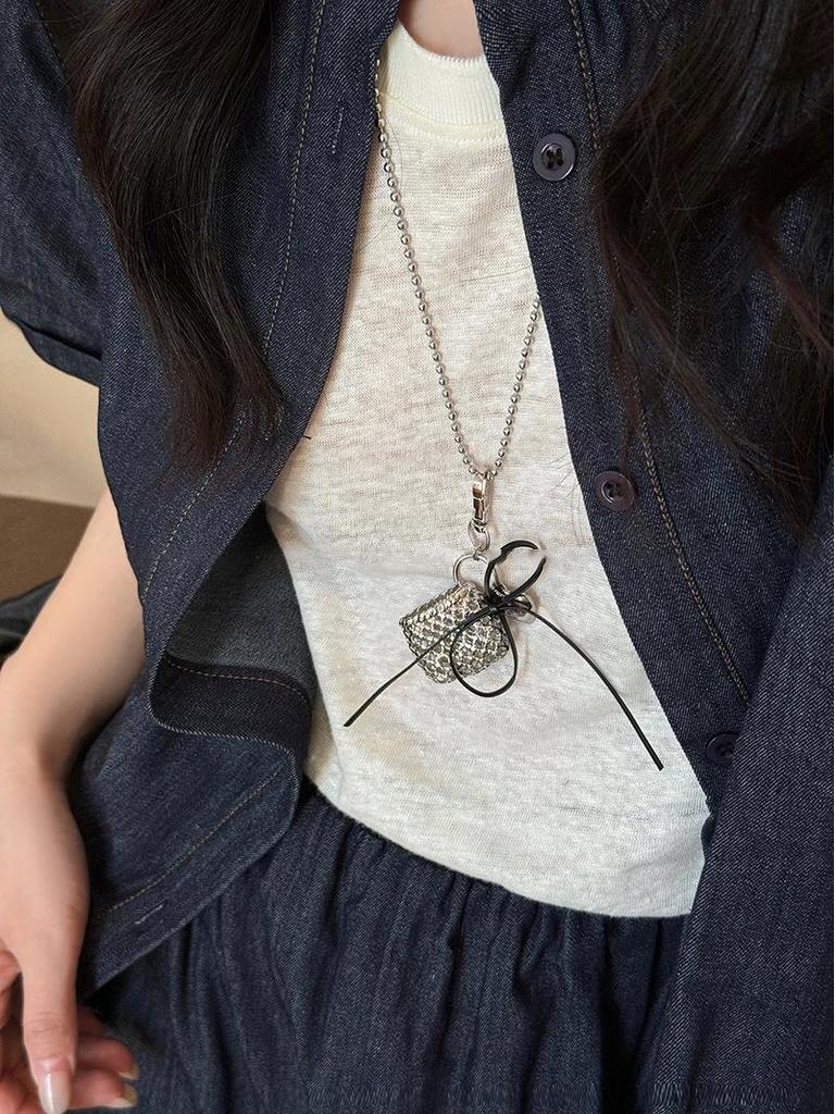 Regulowany Minimalistyczny Geometryczny Plisowany Skórzany Naszyjnik: Wszechstronny Łańcuszek na Obojczyk o Wysokiej Czułości