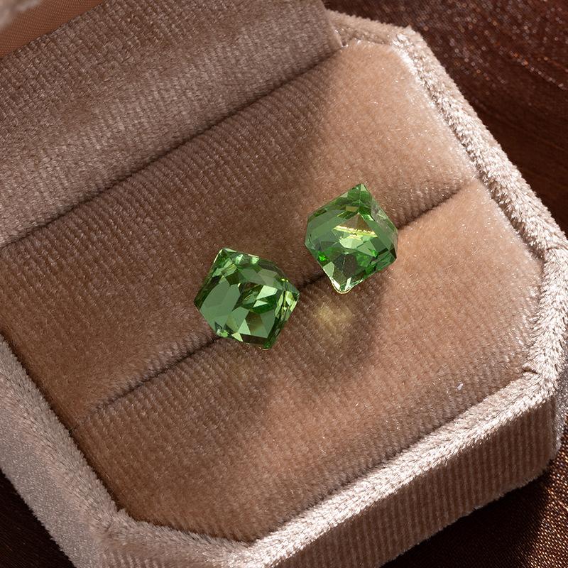 Маленькие свежие серьги-гвоздики в виде кристаллических кубиков сахара, разноцветные квадратные серьги-гвоздики, милые серьги с имитацией серебряной иглы