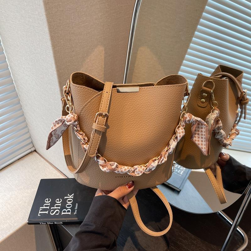 Shoulder Bag Casual Bag Women's Summer New Portable Bucket Bag Casual Fashion Versatile Messenger Bag