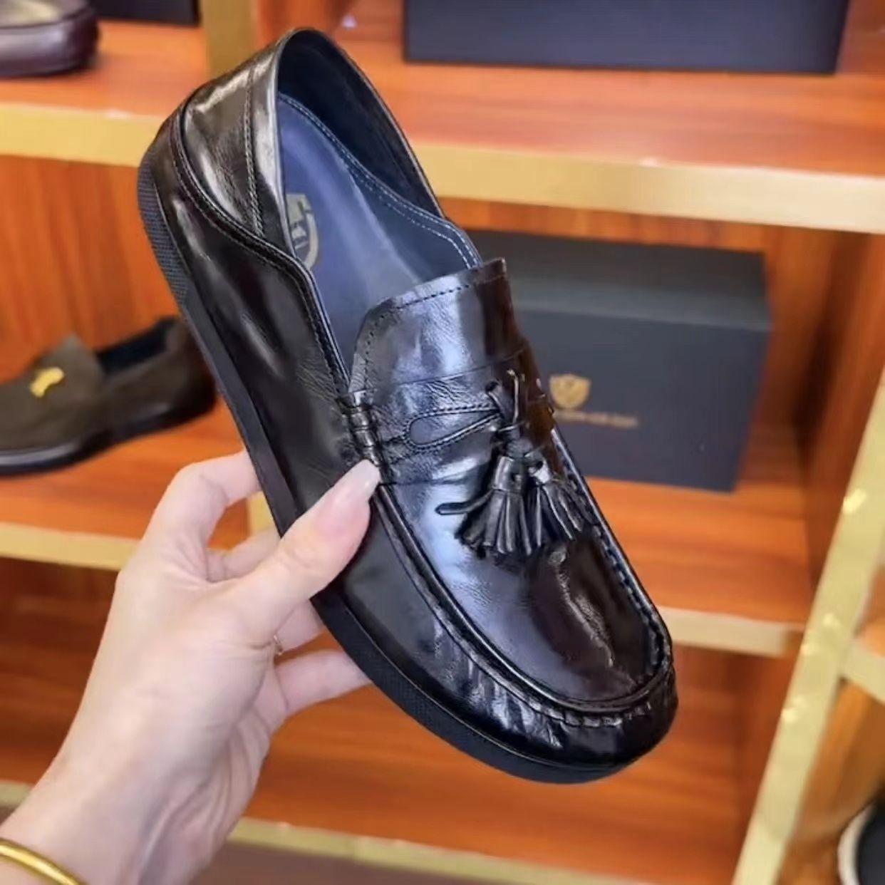 

European New Shoes for Men Genuine Leather Casual Shoes Tassels Flat Leisure Driving Shoes Comfortable Slip-on Loafers 44 чёрный