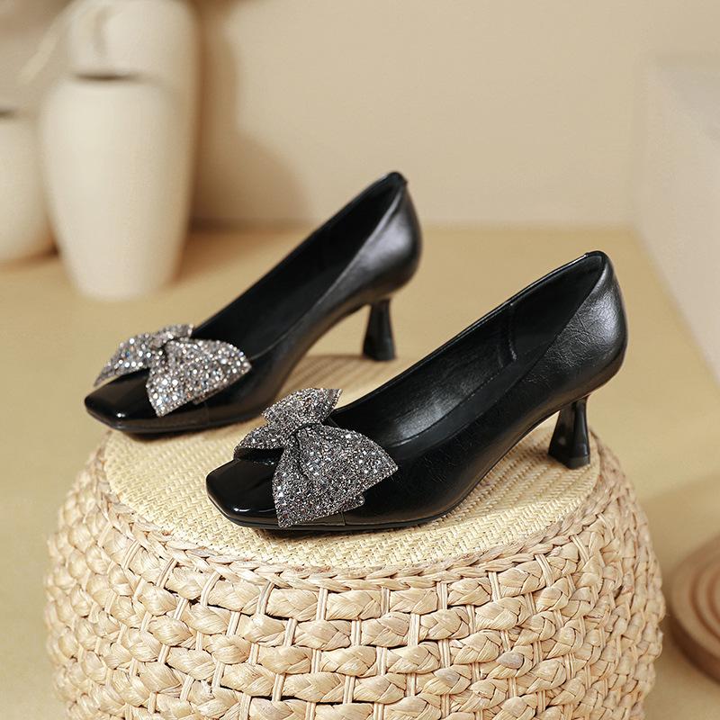 

Square head high heels women s thin heels sexy 2025 new spring and autumn color matching bow rhinestone small heel light mouth single shoes 40 чёрный