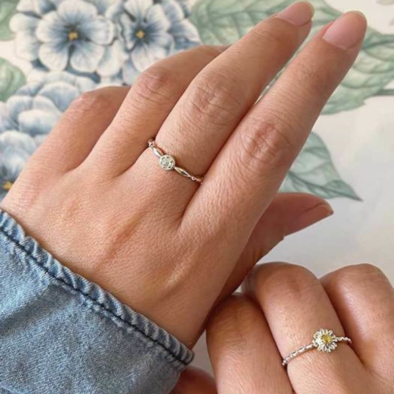 Ollia Natural Rough Diamond Daisy Bud Silver Ring