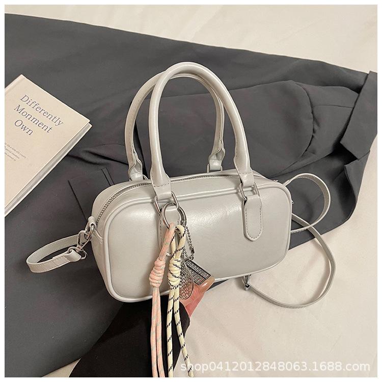 Niche Design Retro Bowling Bag Women's 2025 New Fashion Messenger Bag Simple Handbag Shoulder Bag
