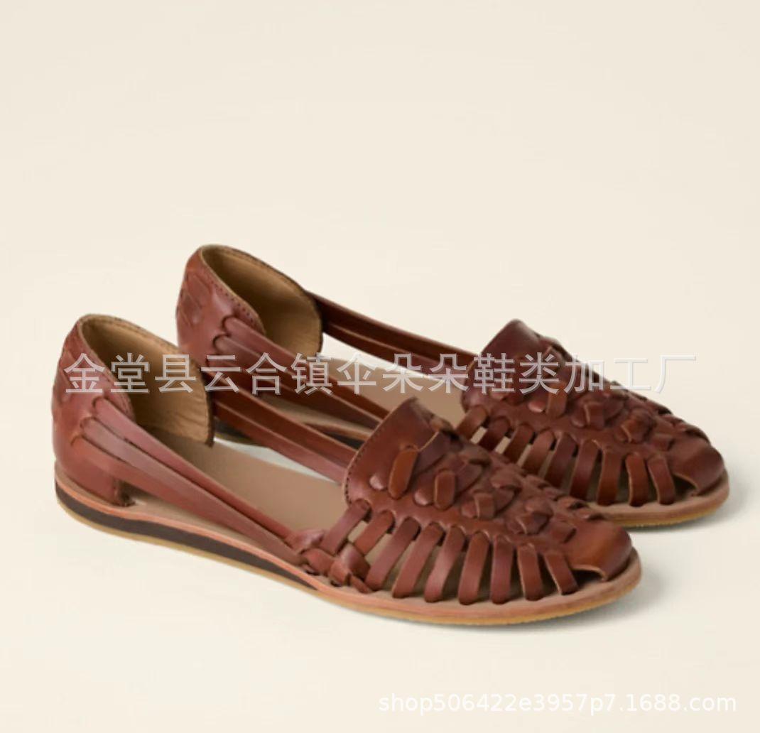 

New flat-soled women s shoes and sandals size 36 темно-коричневого