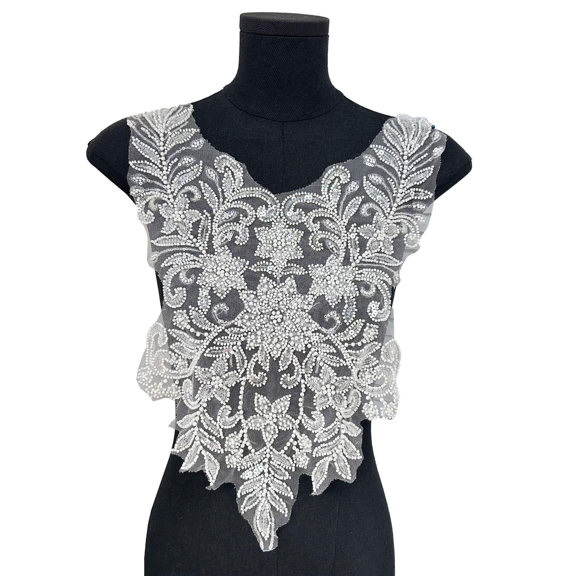 

Легкая Роскошь Белый Ручной Работы Бисер Пайетки Цветы Листья Тканевые Наклейки Свадебное Платье Одежда для Танцев Декоративные Аксессуары для Одежды HF11 white