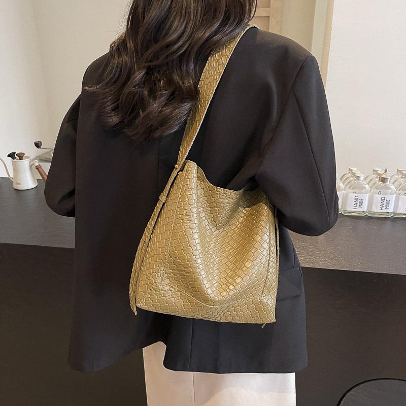 

Маленька жіноча сумка в стилі ретро 2024 осінь і зима, нова сумка під пахву, модна сумка-відро для приміських поїздок за кордон зелений