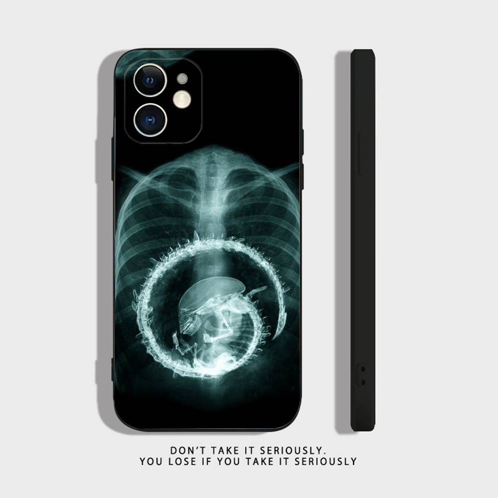 

A-Alien Vs Predator Painted Phone Case For iPhone 17 16,15,14,13,12,11,Pro,XS,Max,XR,Plus,Mini Soft Silicone Black Shockproof iPhone17
