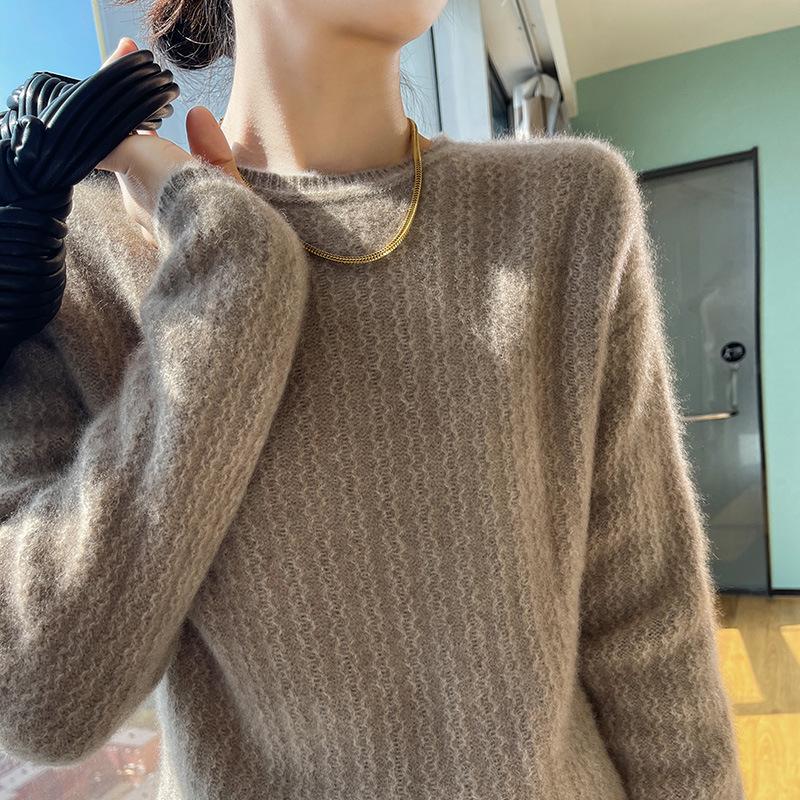 Women's Loose Casual Merino Wool Round Neck Sweater - Solid Color Wavy Pattern (Autumn/Winter Collection)
