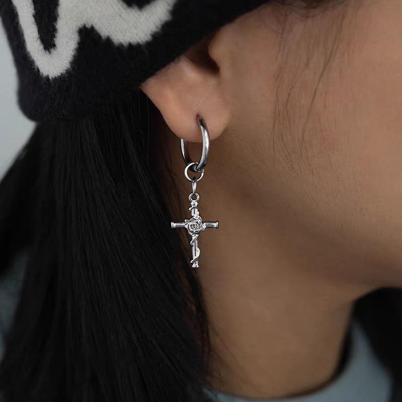 

1 шт. Винтажные серьги-кольца серебристого цвета с подвесками в виде розы и креста, панк, креативные серьги, обернутые лозой, ювелирный подарок серебряный
