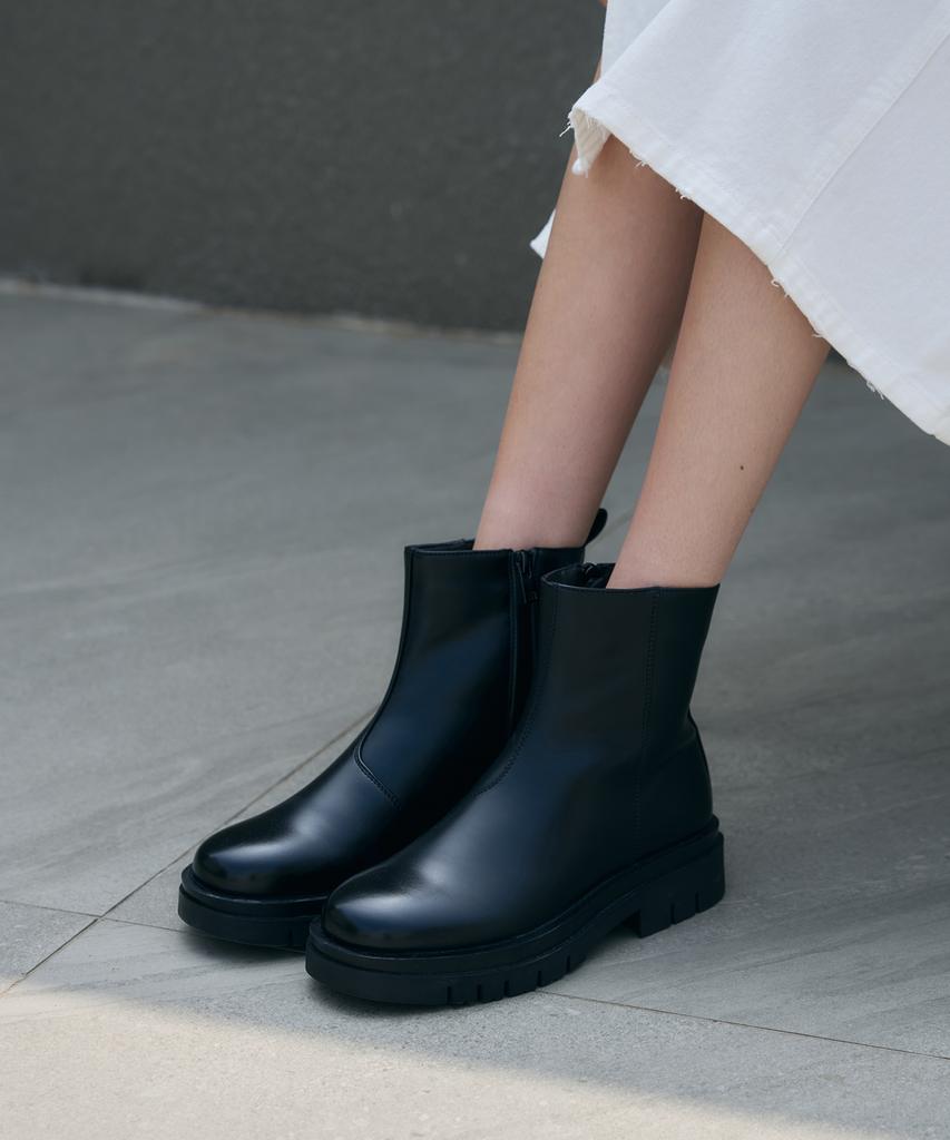 Drawfit Women Curve Cut Chunky Ankle Boots [Black]