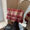 Fashionable Plaid Tote Bag For Autumn Stylish Crossbody Bag Large Capacity Unique Design