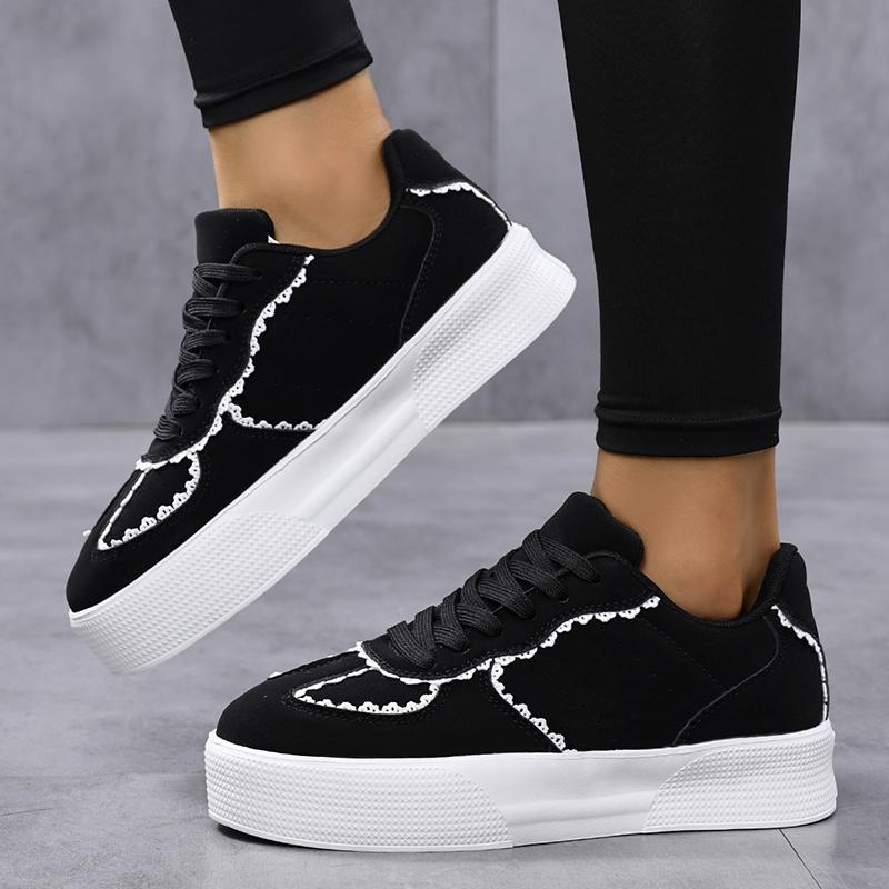 TUINANLE Women's Fashionable Black Lace-Up Casual Shoes with Chunky Soles, Trendy Casual Sneakers