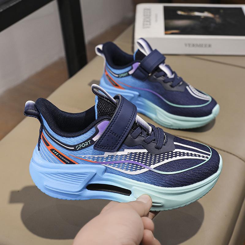 Children's Sports Shoes Men's Shoes Lightweight Mesh Breathable Medium and Older Children's Soft-soled Running Shoes 2025