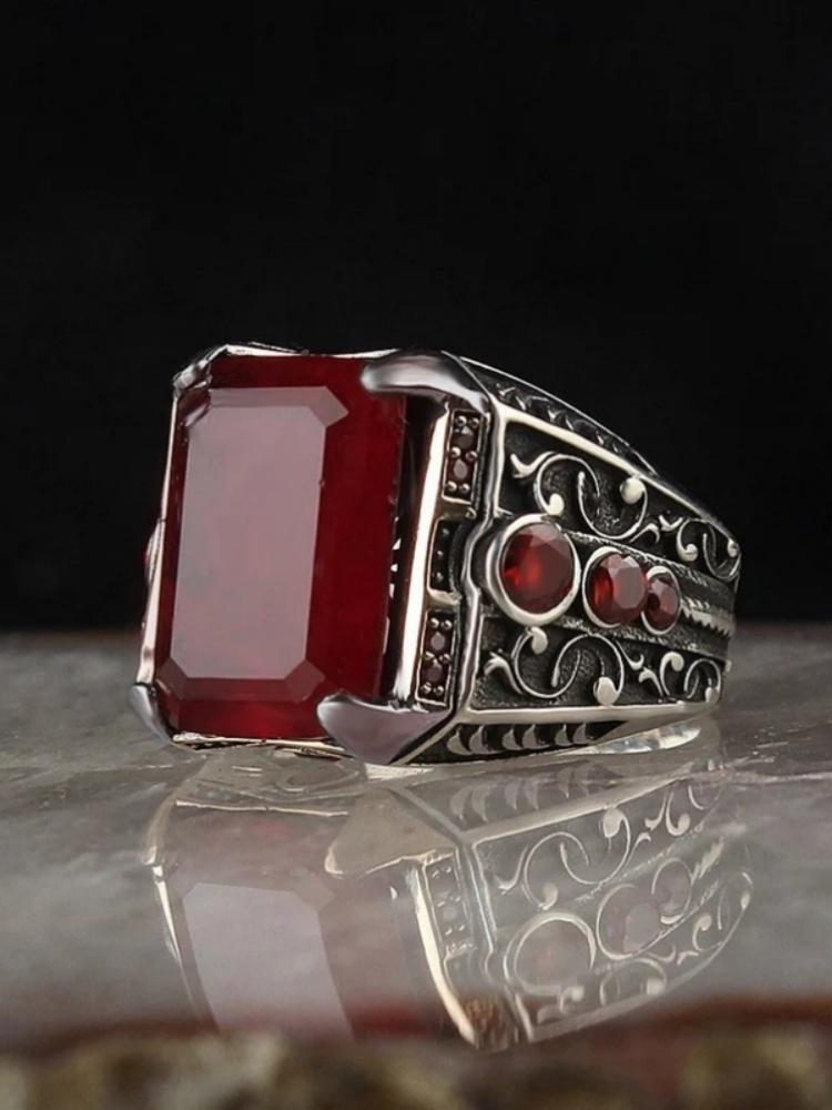 Vintage Handmade Signet Ring Men's Vintage Silver Carved Pattern Inlay Red Zircon Party Punk Biker Ring