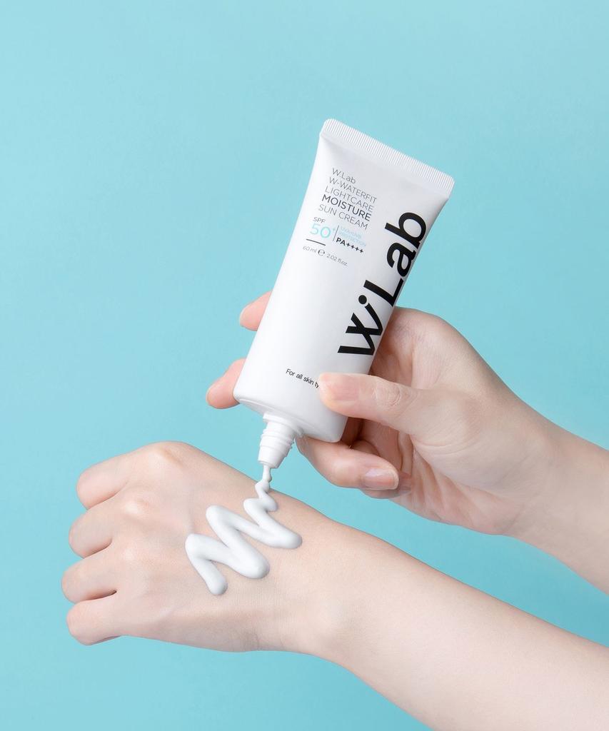 W Water Fit Light Care Moisture Sun Cream SPF50+ PA++++ 60ml