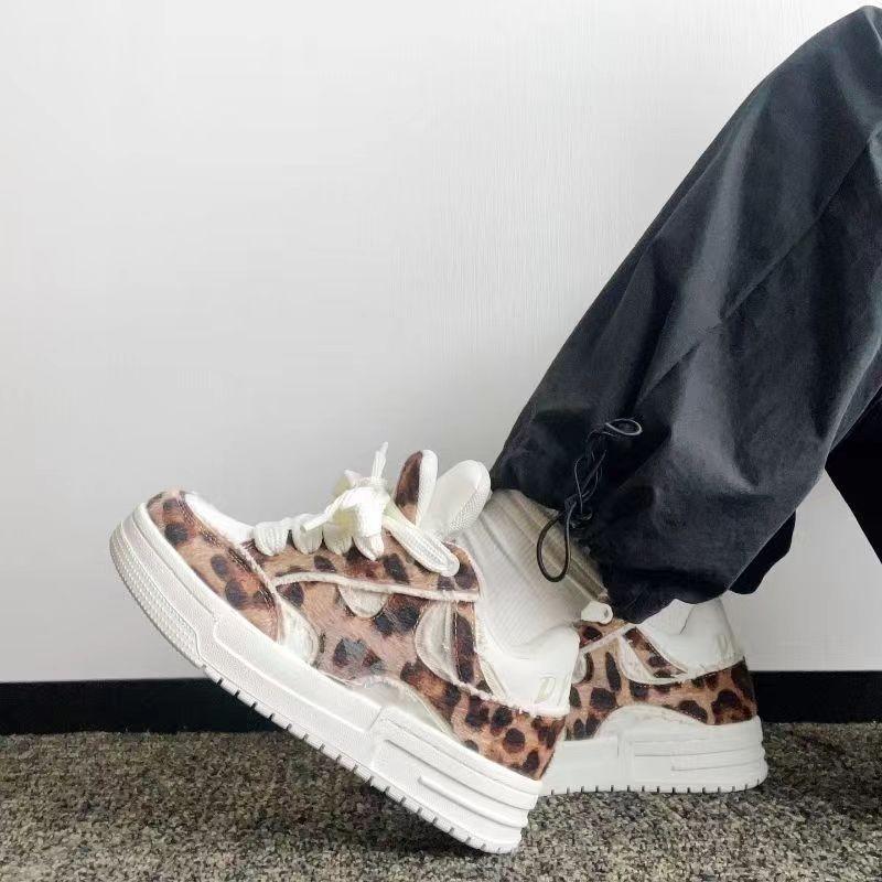 Thick tongue leopard print bread shoes women's 2025 new popular student board shoes casual shoes ins trendy sports shoes