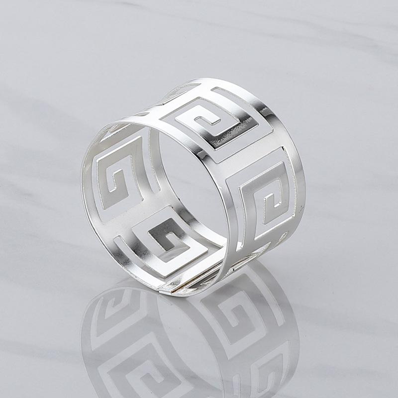 Elegant Metal Napkin Ring for Table Setting Décor