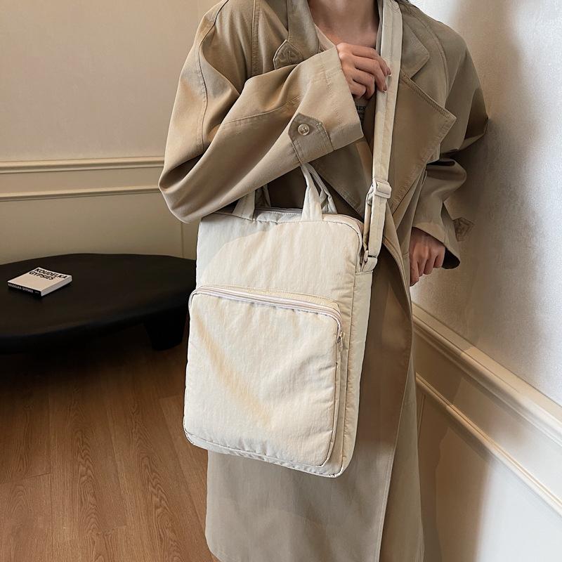 Lightweight and Simple Laptop Handbag Going Out Shoulder Tablet Storage Bag Commuting To Work Messenger Briefcase