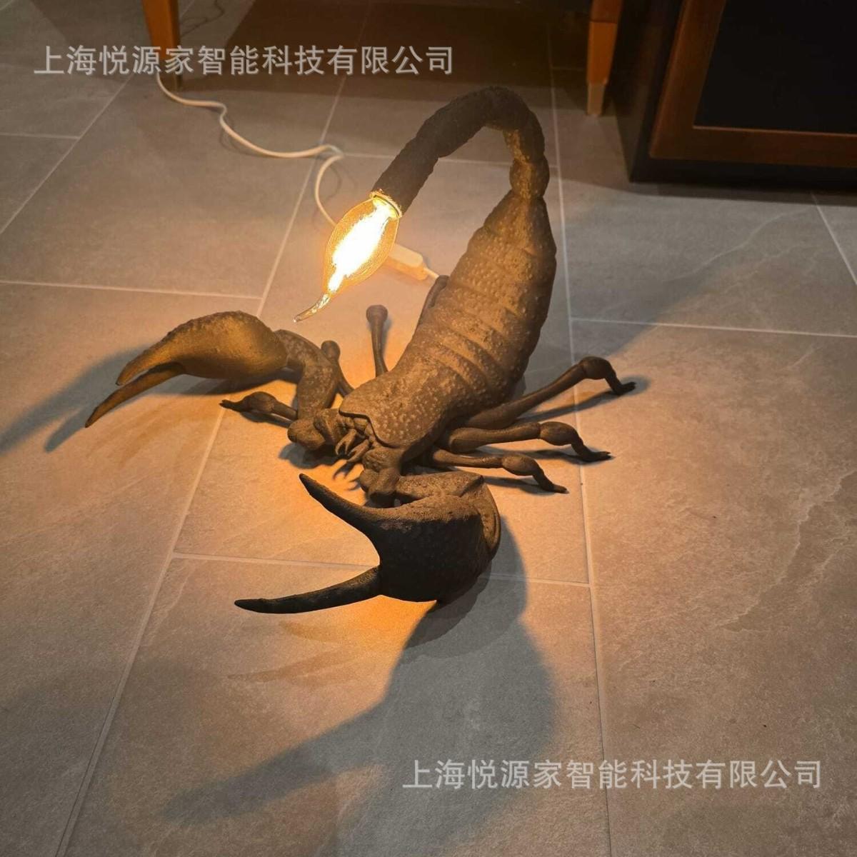 Creative Scorpion-Shaped Desk Lamp, Fun Scorpion Lamp, Desktop Lamp, Ambient Light, Home Decoration, Ornament, Gift