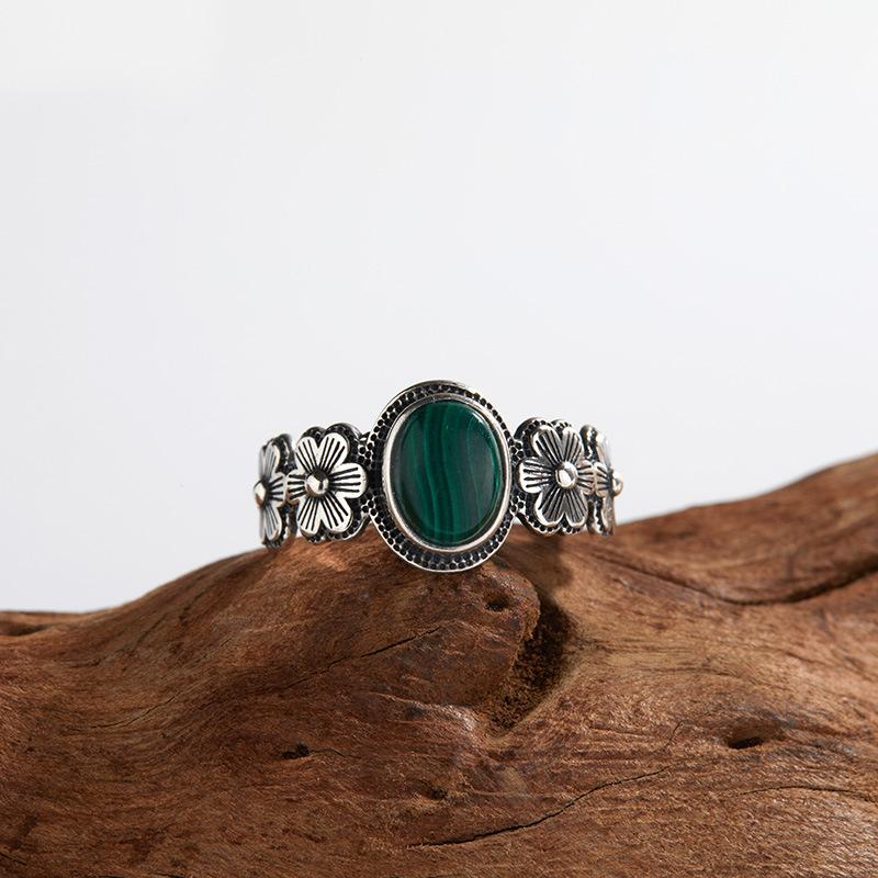 Vintage Thai Silver Egg Surface Colored Treasure Ring S925 Sterling Silver Inlaid With Natural Malachite Flowers Light Luxury Ring Women