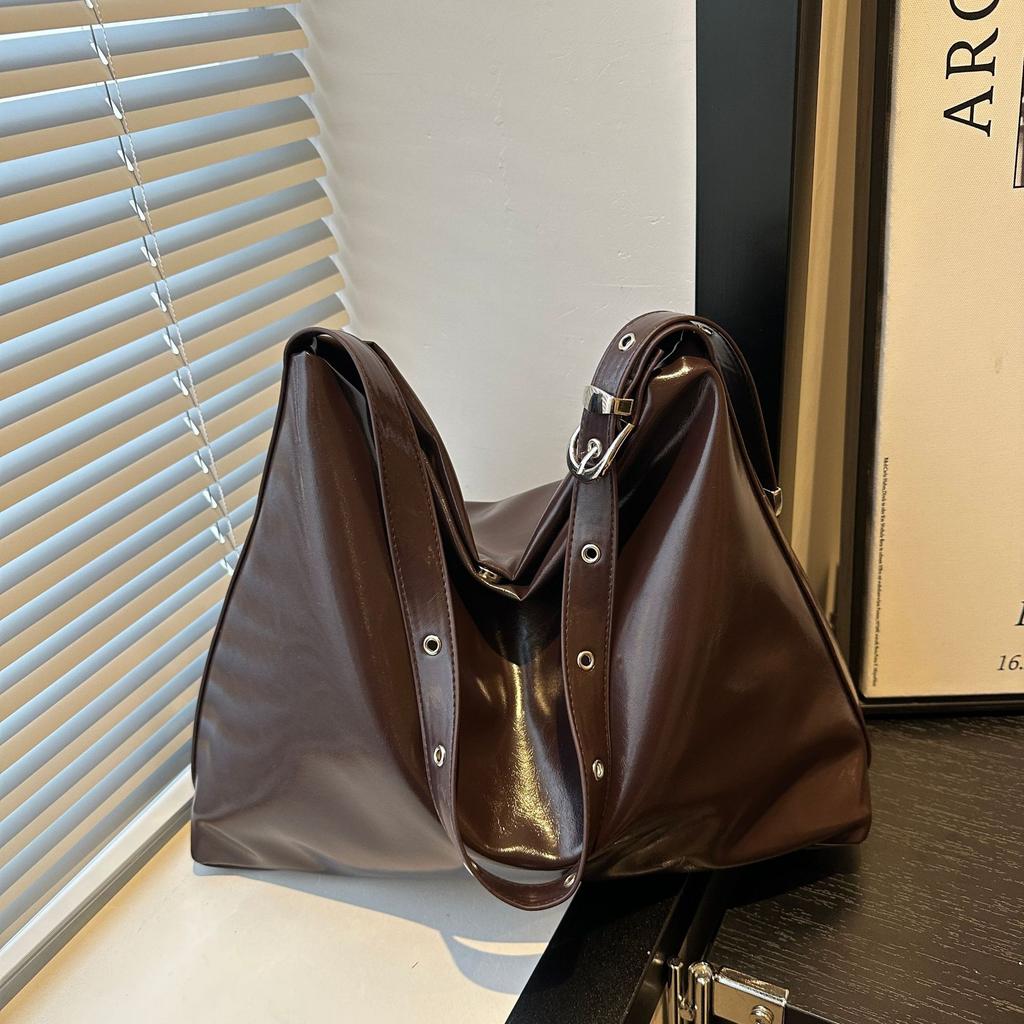 2025 new product retro Hong Kong style premium soft leather tote bag Korean large-capacity commuter versatile women's messenger bag